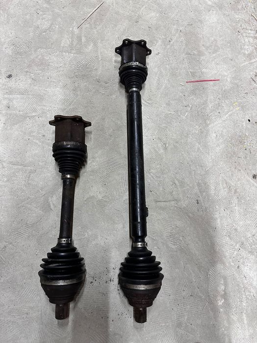 Піввісь Skoda SuperB Octavia. Полуось Ceперь Октавиа