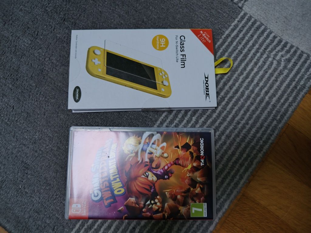 Nintendo Switch Lite ACNH edition + etui, gry i szkielko