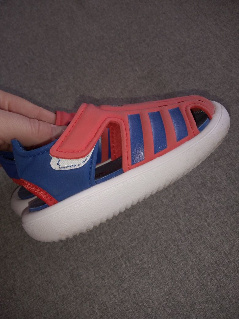 Sandałki dziecięce Adidas Marvel r. 23