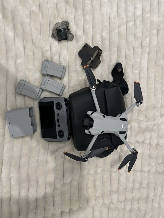 DJI Mini 4 Pro Fly More Combo RC2 – gwarancja, pełen zestaw, 3 baterie