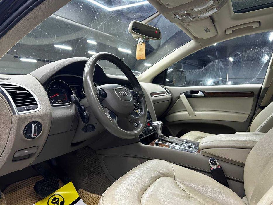 Audi Q7 2013 року