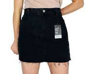 Czarna jeansowa spódnica mini z postrzępionym dołem M 38 Denim Co.