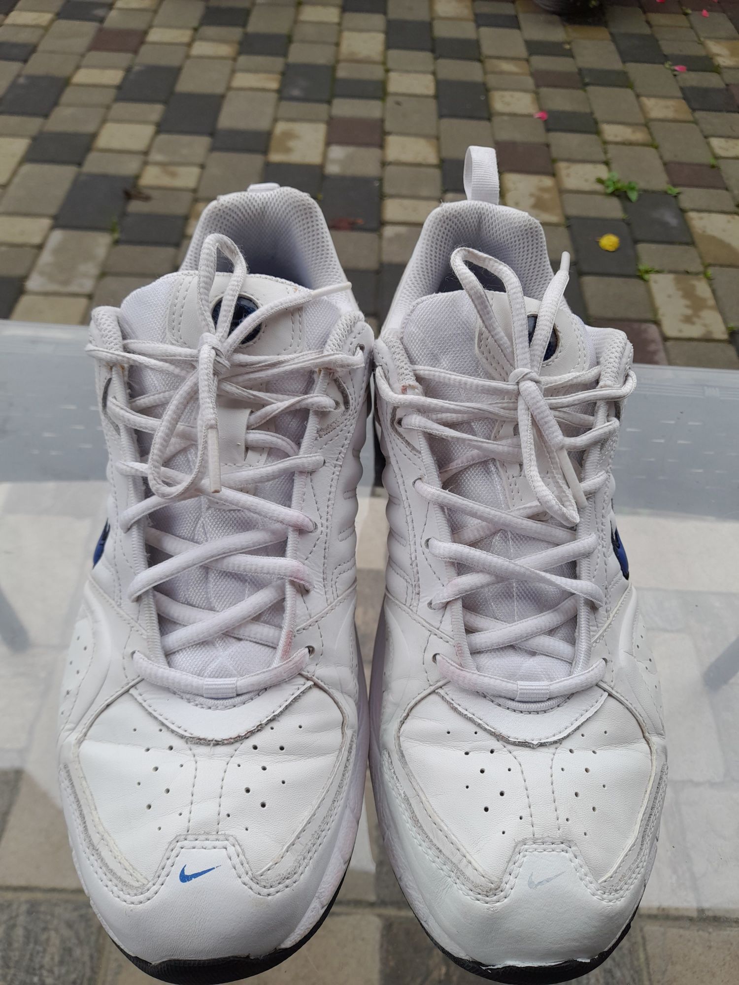 Nike Shoes Womens 9 White T Lite Sneakers Cross