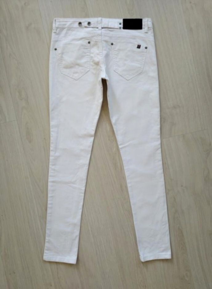 Модні білі джинси на S-M