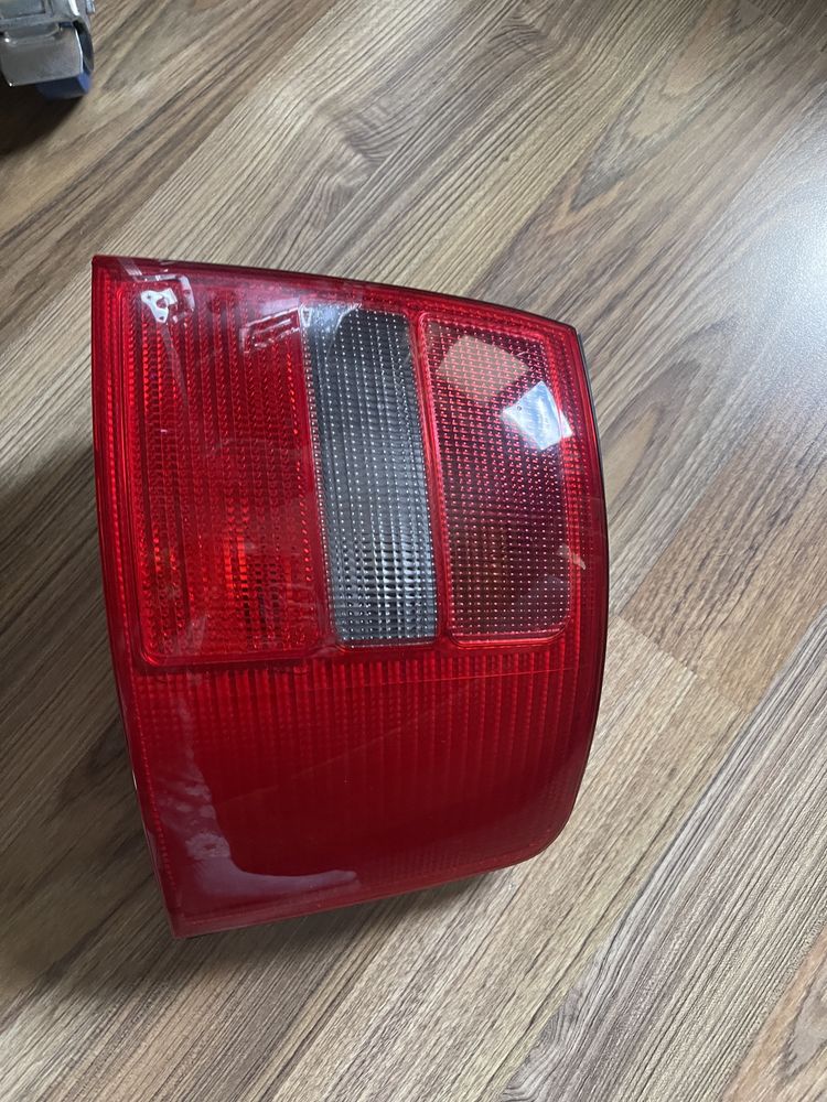Lampa prawa tylna Audi A6 C5 Avant