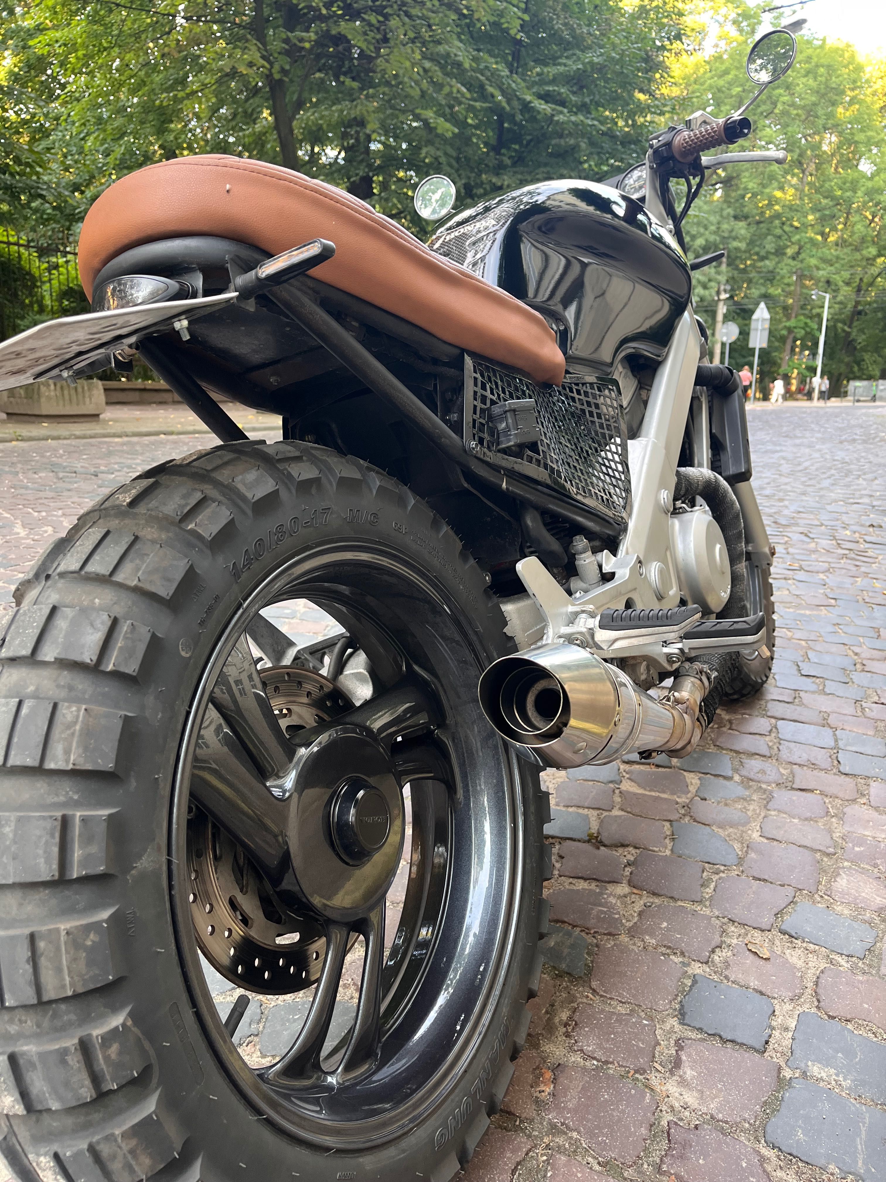 Кастом Honda NTV650 revere