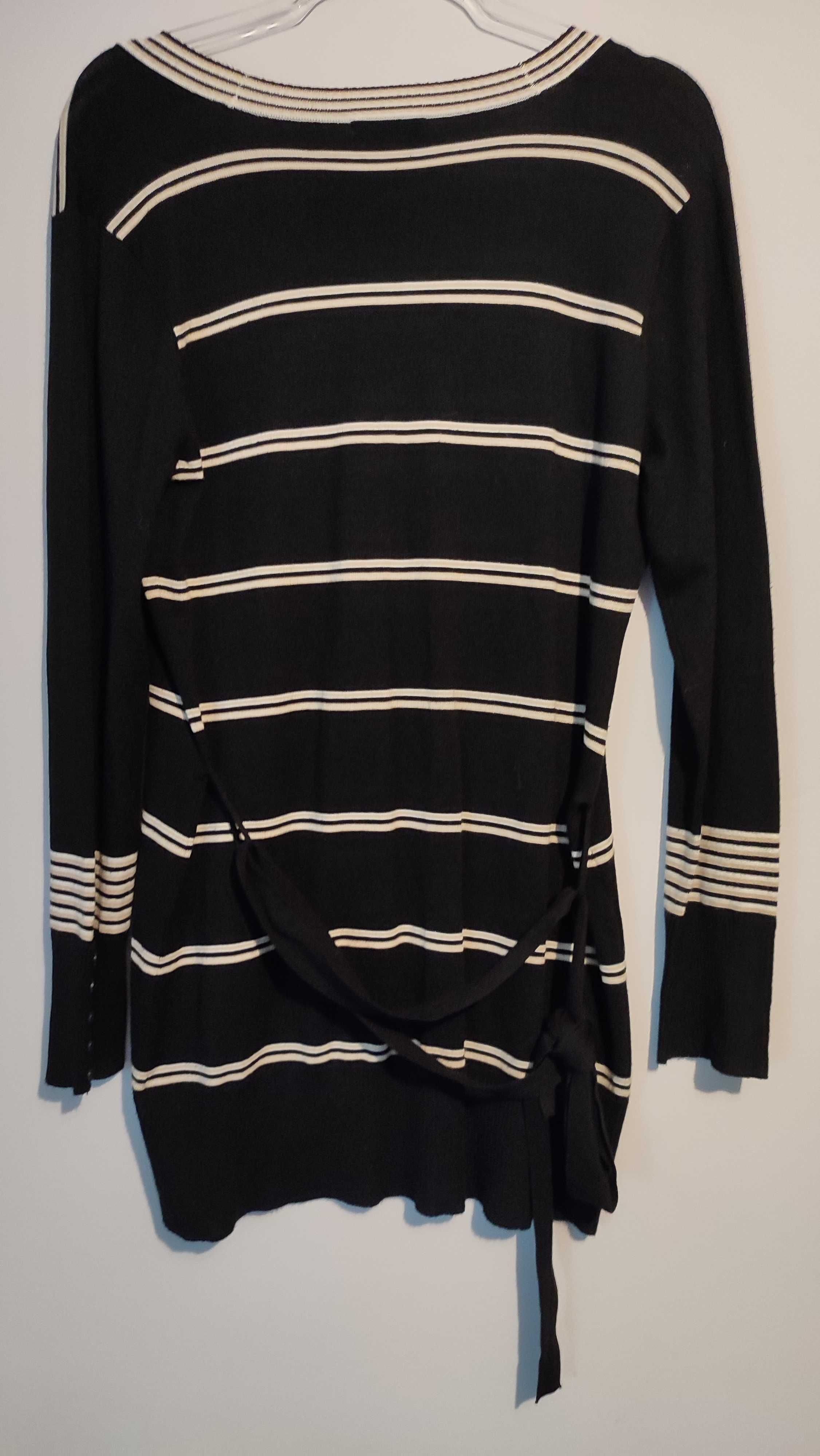 Sweter damski kardigan zapinany na guziki w paski pasek dekolt V  42
