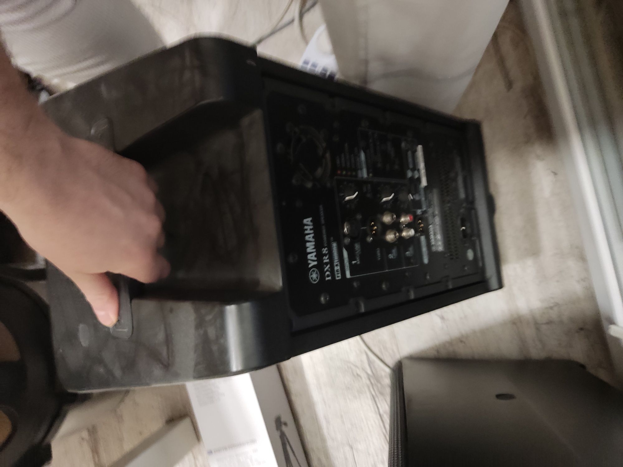 Głośniki kolumny estradowe yamaha dxr 8 bebechy mk II