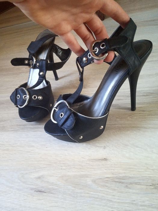 Босоніжки 39 розмір