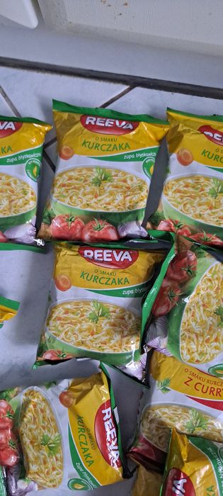 Zupka chińska błyskawiczna Reeva mix smaków 30 sztuk