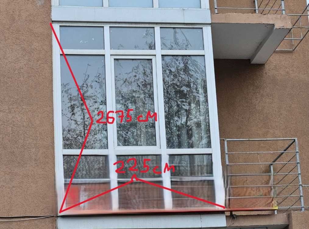 В продажу металопластикові вікна 2 шт та металопластиковий балкон.