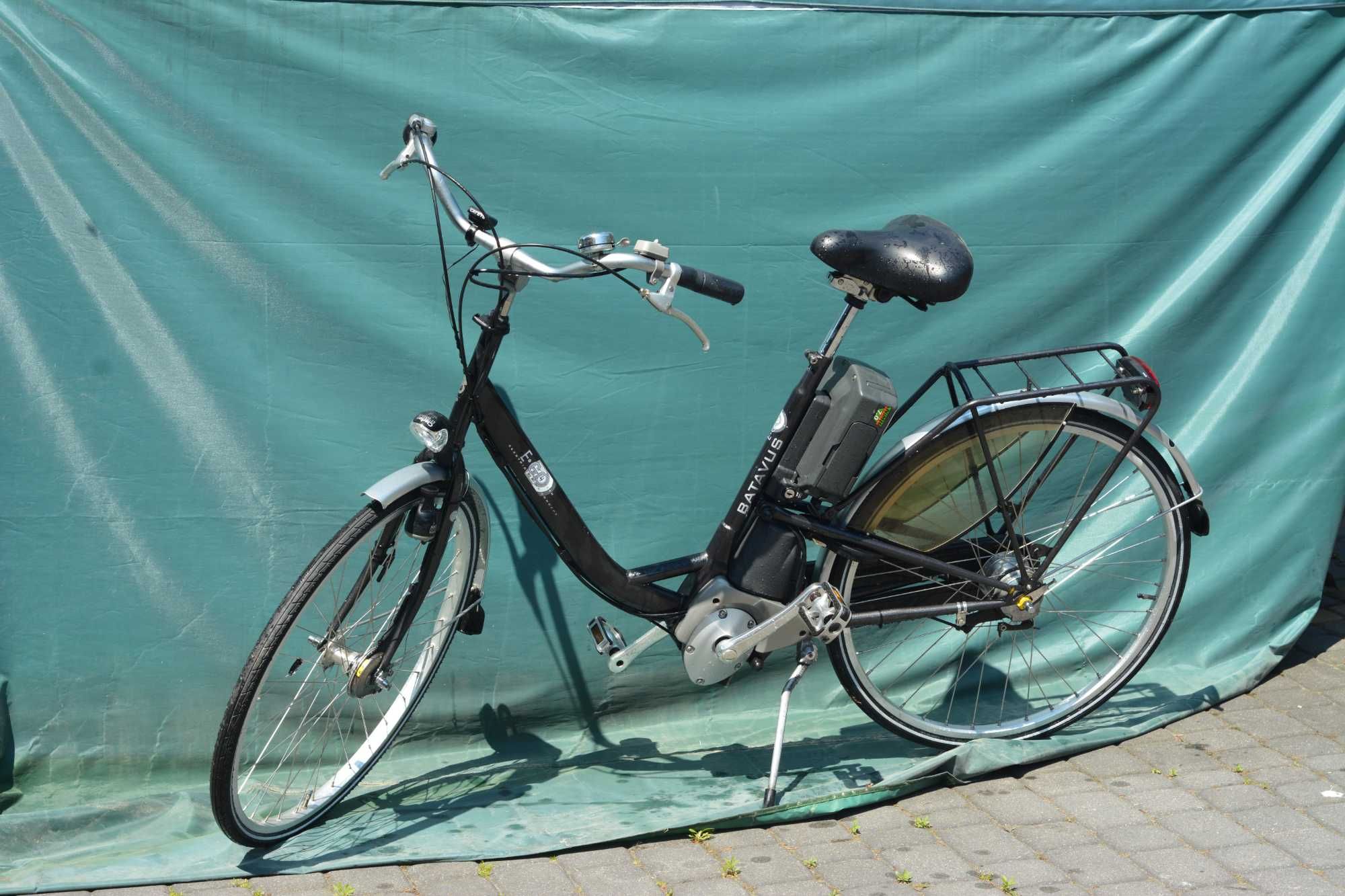 Damka - niski rower ze wspomaganiem elektrycznym silnikiem Yamaha