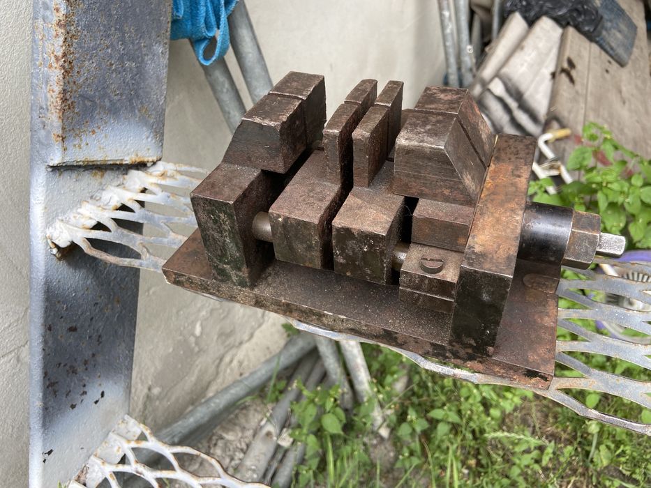 Тіски станочні. Робочі.