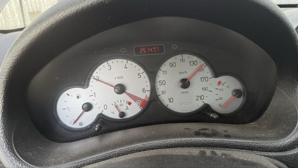 Peugeot 206 SW 1.4 gasolina viatura pra venda de peças