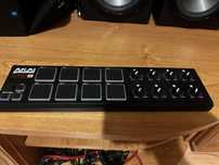 AKAI LPD8 MK1 - laptopowy kontroller MIDI typu MPC