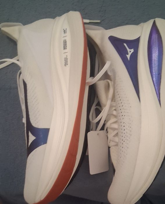 Mizuno Neo Vista II, Nunca usado