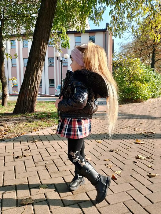 Стильна куртка для дівчинки