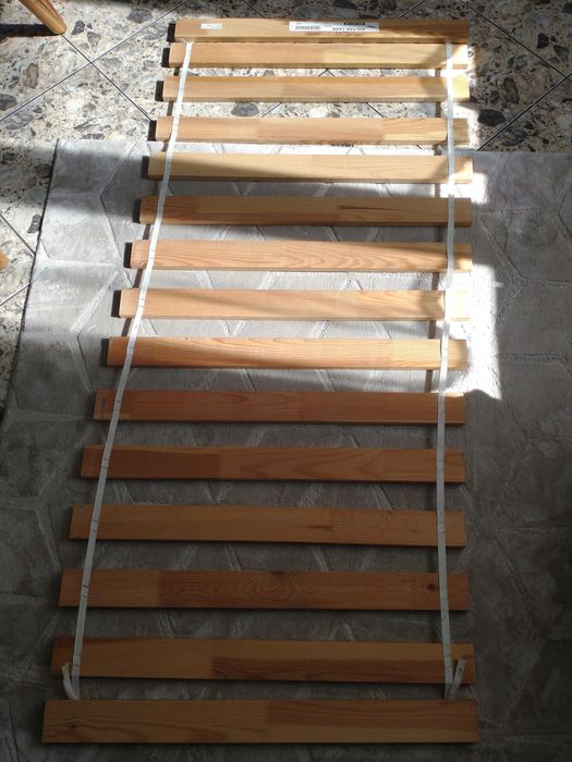 stelaż do łóżka z litego drewna, 80 x 200cm, marki Ikea