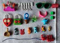 Lote de brinquedos miniaturas - variado, amuletos ...