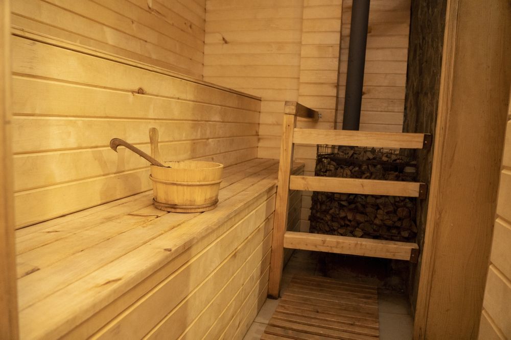 Котедж з чаном "Навпроти Маковиці" та окремі номери.