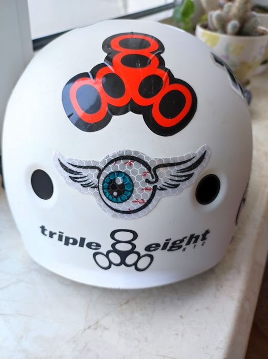 Шолом білий матовий, S/M, triple eight