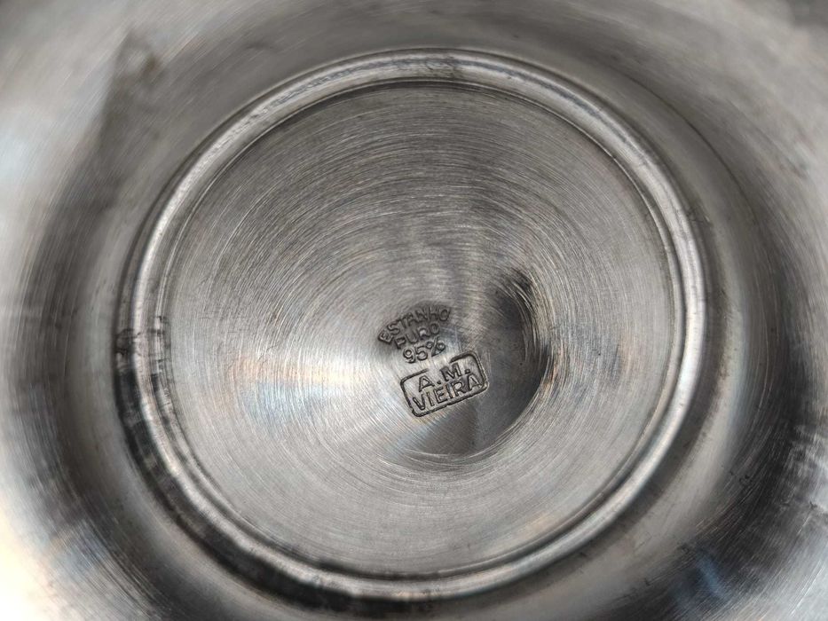 Garrafa de Vinho em Estanho 95% – A.M. Vieira