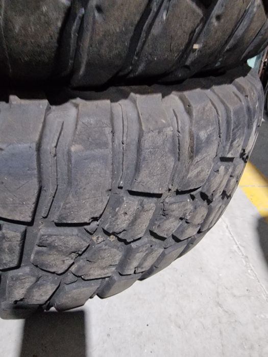 Pneus 37x12.5 r 17 cooper km3