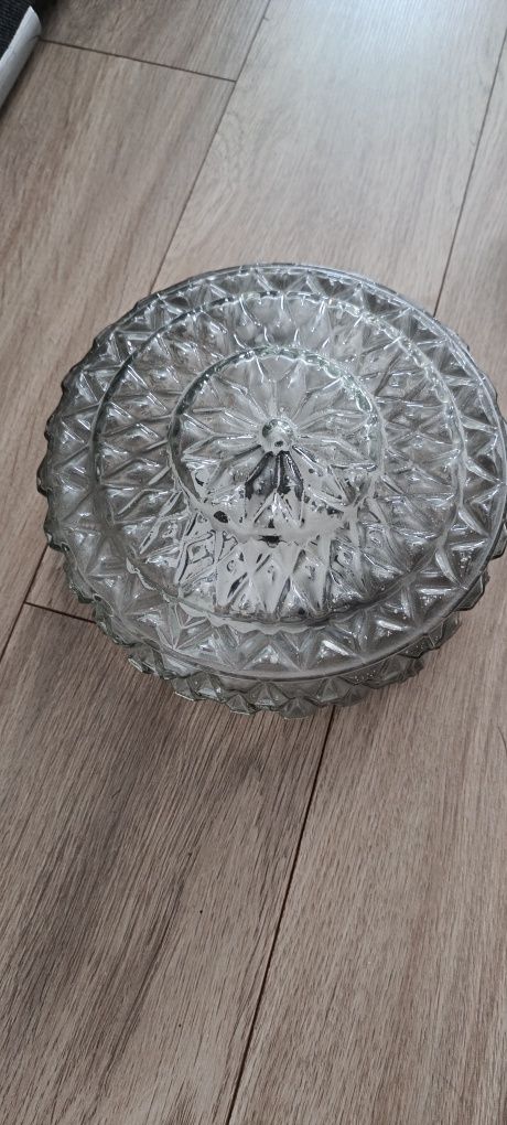 mieszkaniowa sufitowa lampa 

Lampa na sufit klosz

Średnica 25 cm wys