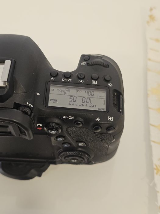 Canon 6d mk2 como 3 baterias e cartão de memória 64gb
