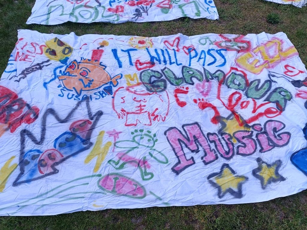Dekoracja ścienna ręcznie robione graffiti na materiale