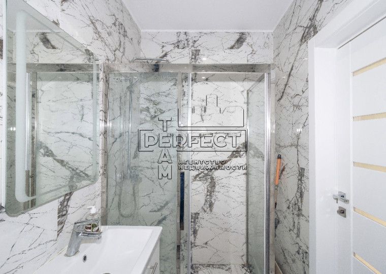 Продаж 3-к квартири Максимовича 24А