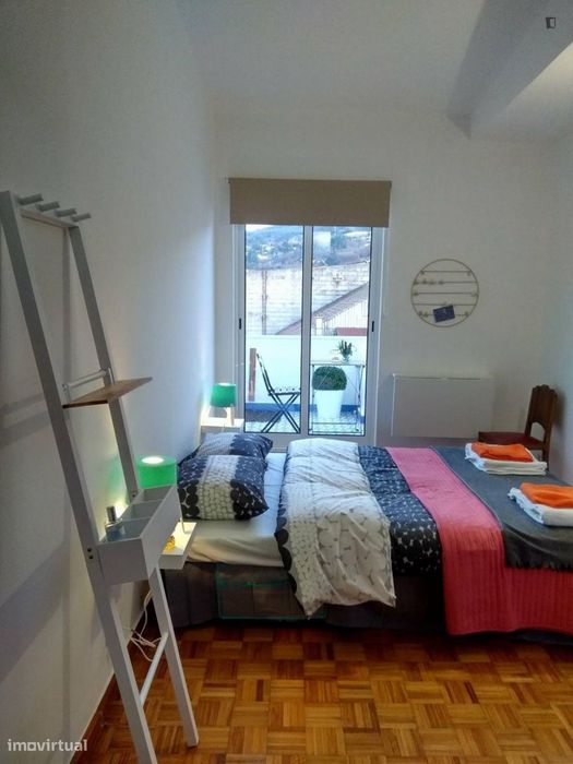 Quarto - localizado em Guimaraes