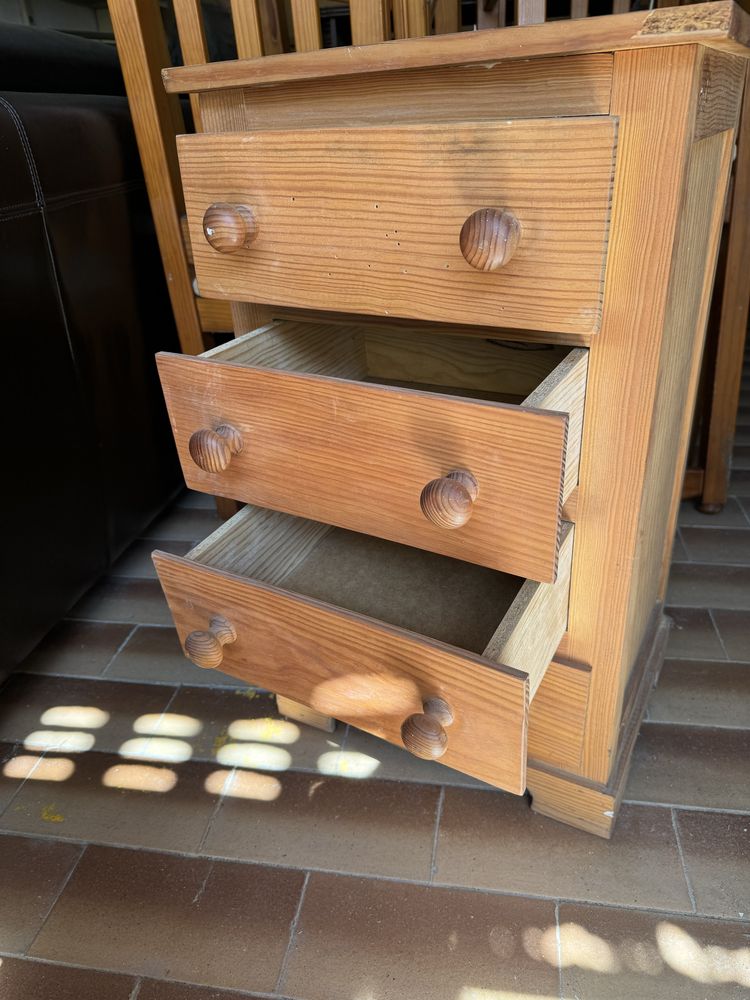 Mesa de cabeceira vintage madeira maciça