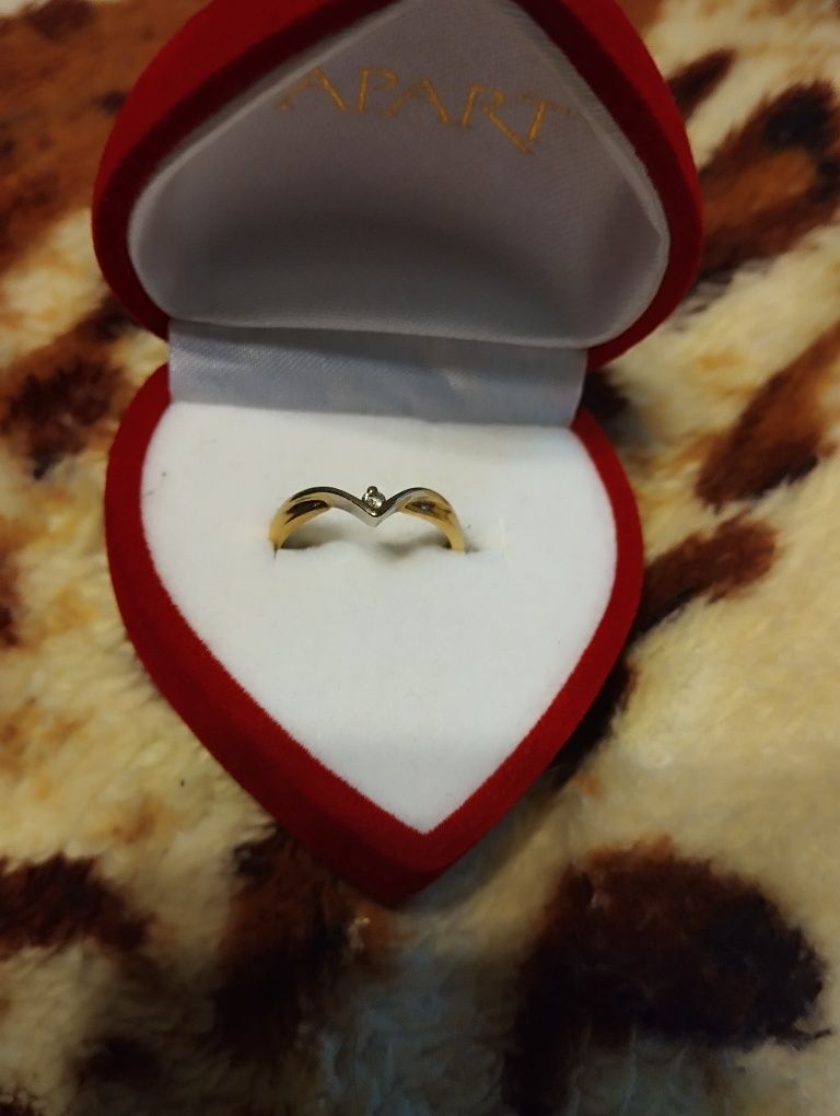Apart pierścionek zaręczynowy z brylantem żółte i białe złoto 11 16mm