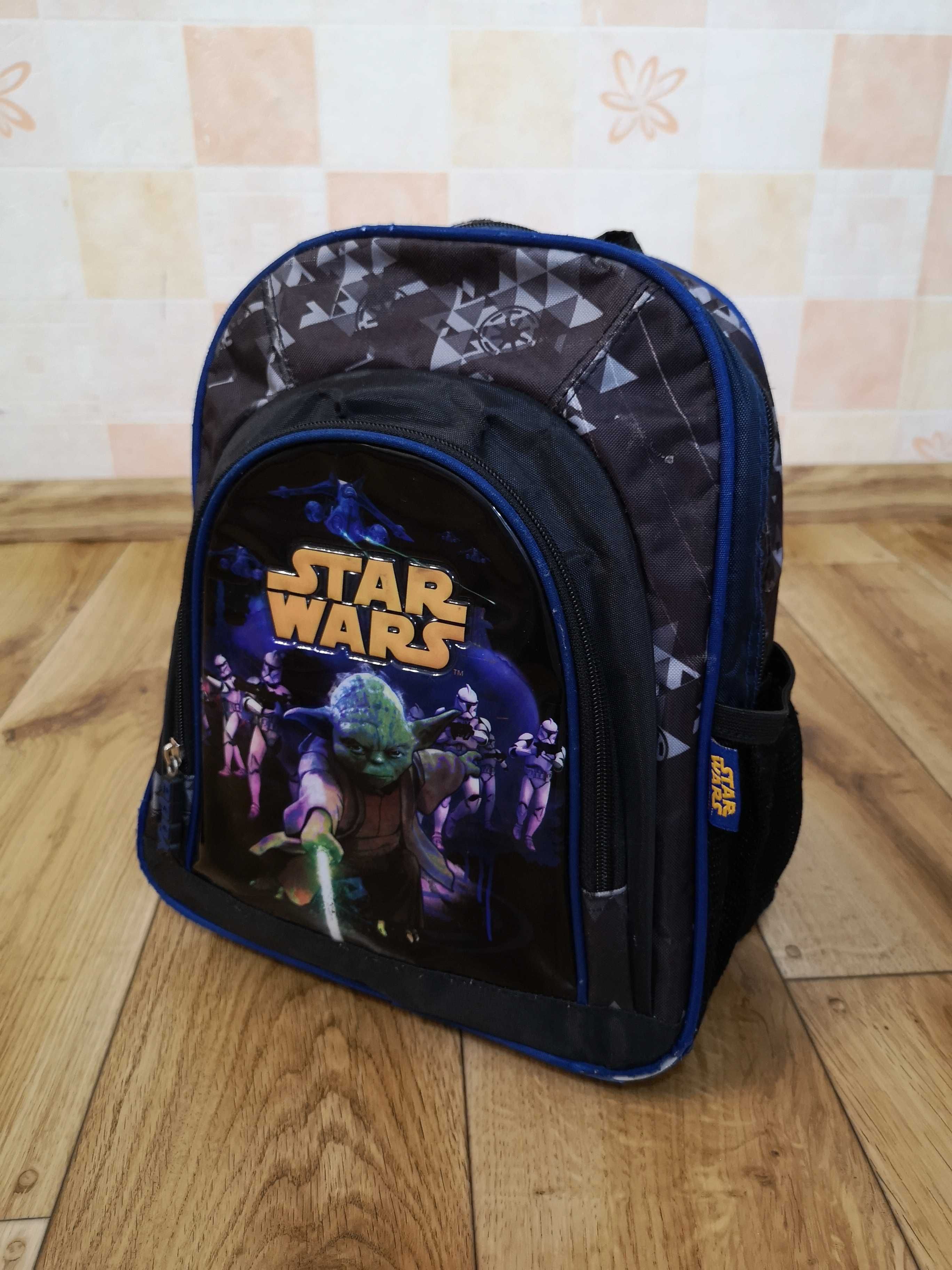 Zestaw ubranek chłopięcych r.104-110 + plecaczek Star Wars