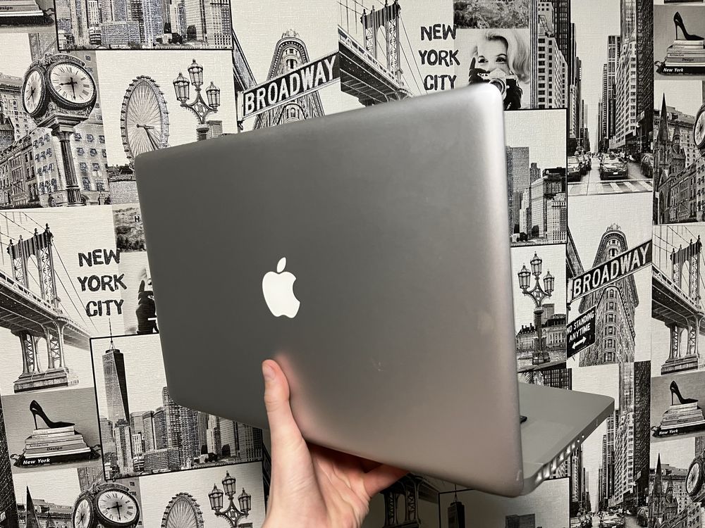 Apple MacBook Pro (15.4" HD+/Core 2 duo/RAM 4GB/120Gb SSD/A1286)