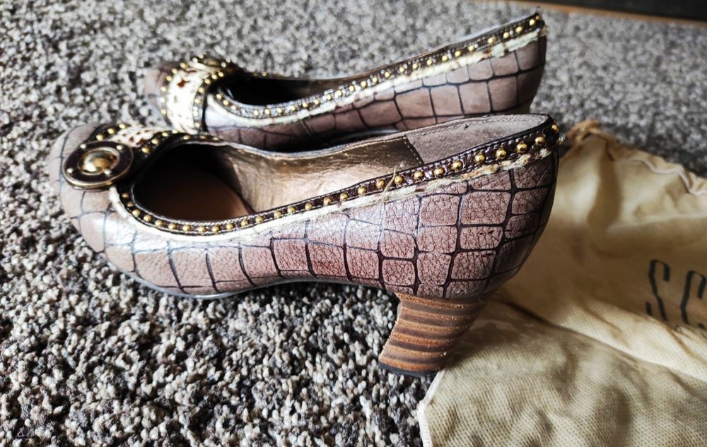 Sapatos tamanho 39