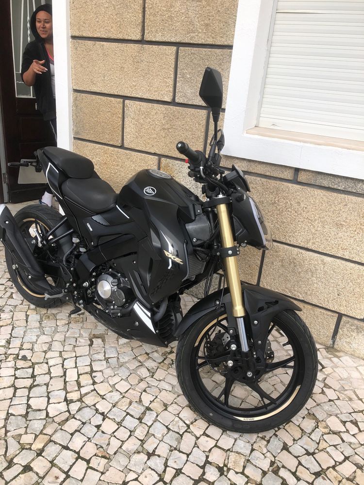 Keeway RKF 125.    .