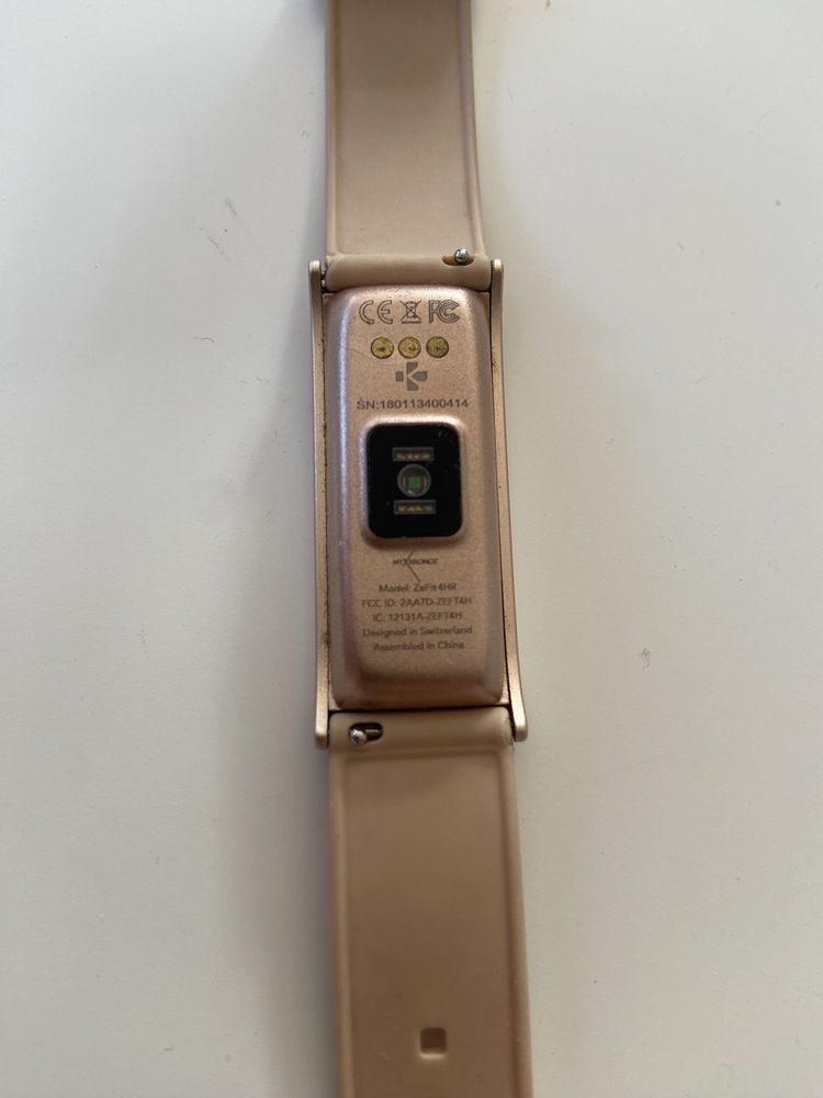 Smartwatch ZeFit4HR złoty