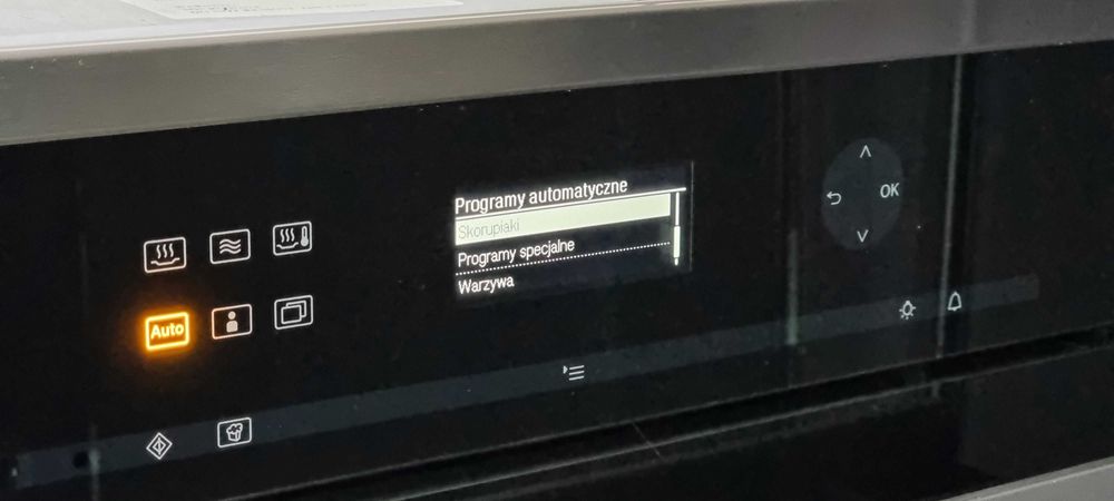 Urządzenie do gotowania na parze z kuchnią mikrofalową Miele DGM 6401