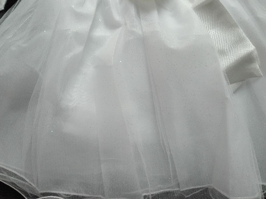 Piękna balowa suknia - na wyjątkowe okazje, na chrzest