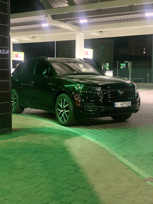 Продаж Volkswagen Touareg 2021 або обмін на нерухомість біля Киева