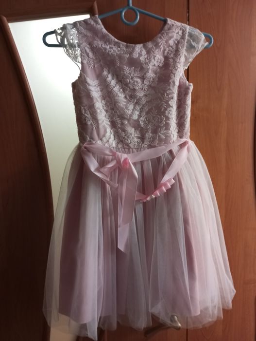 Дитячі плаття різного віку та фасону