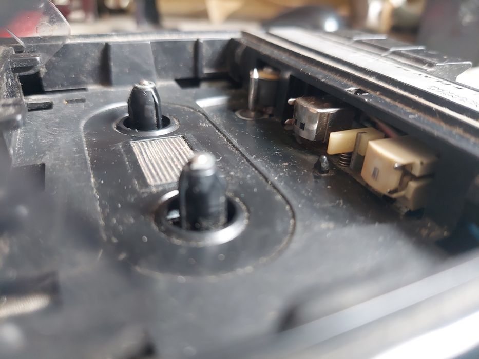 Касетний магнітофон Sanyo slim 1