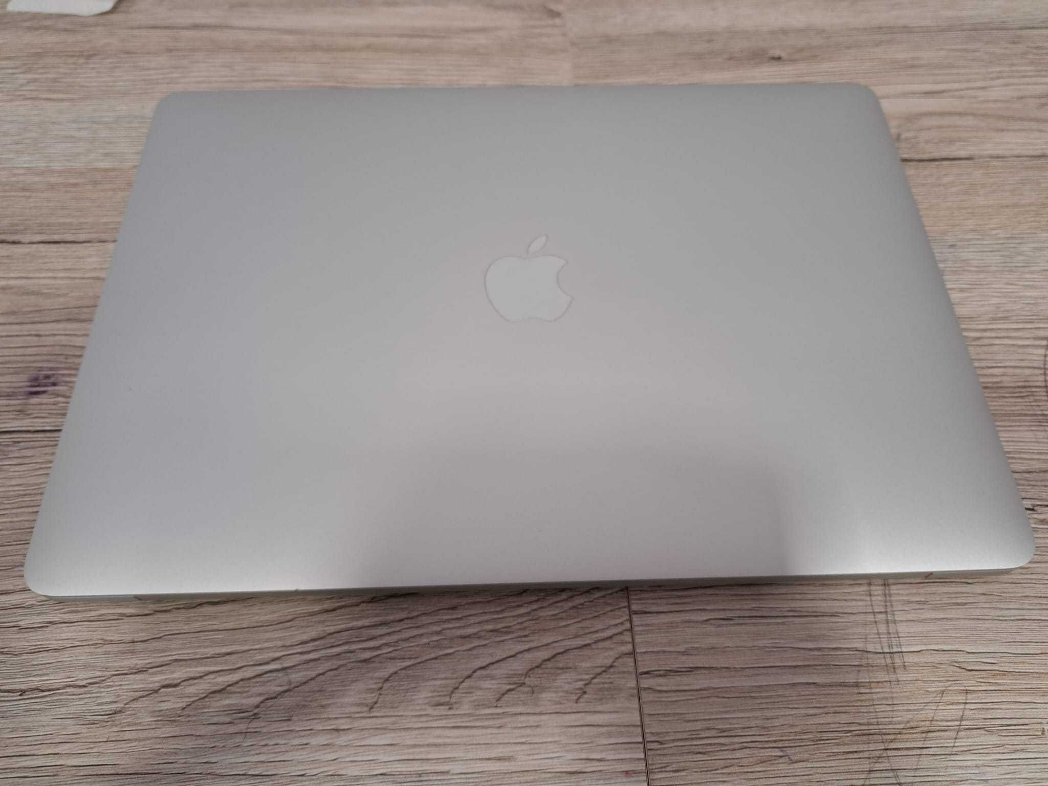 MacBook Pro 13" 2020 i7 16GB RAM - como novo