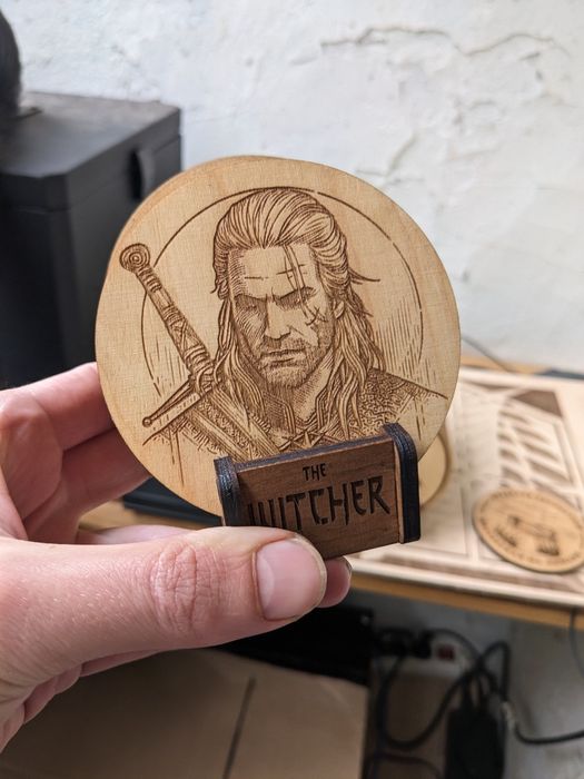 Подставки под чашки  Лазерная гравировка портретов, деревянные магниты