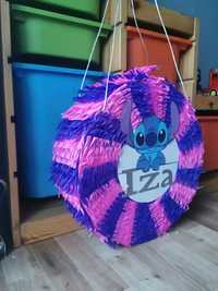 Piniata Iza 11 lat, Stich