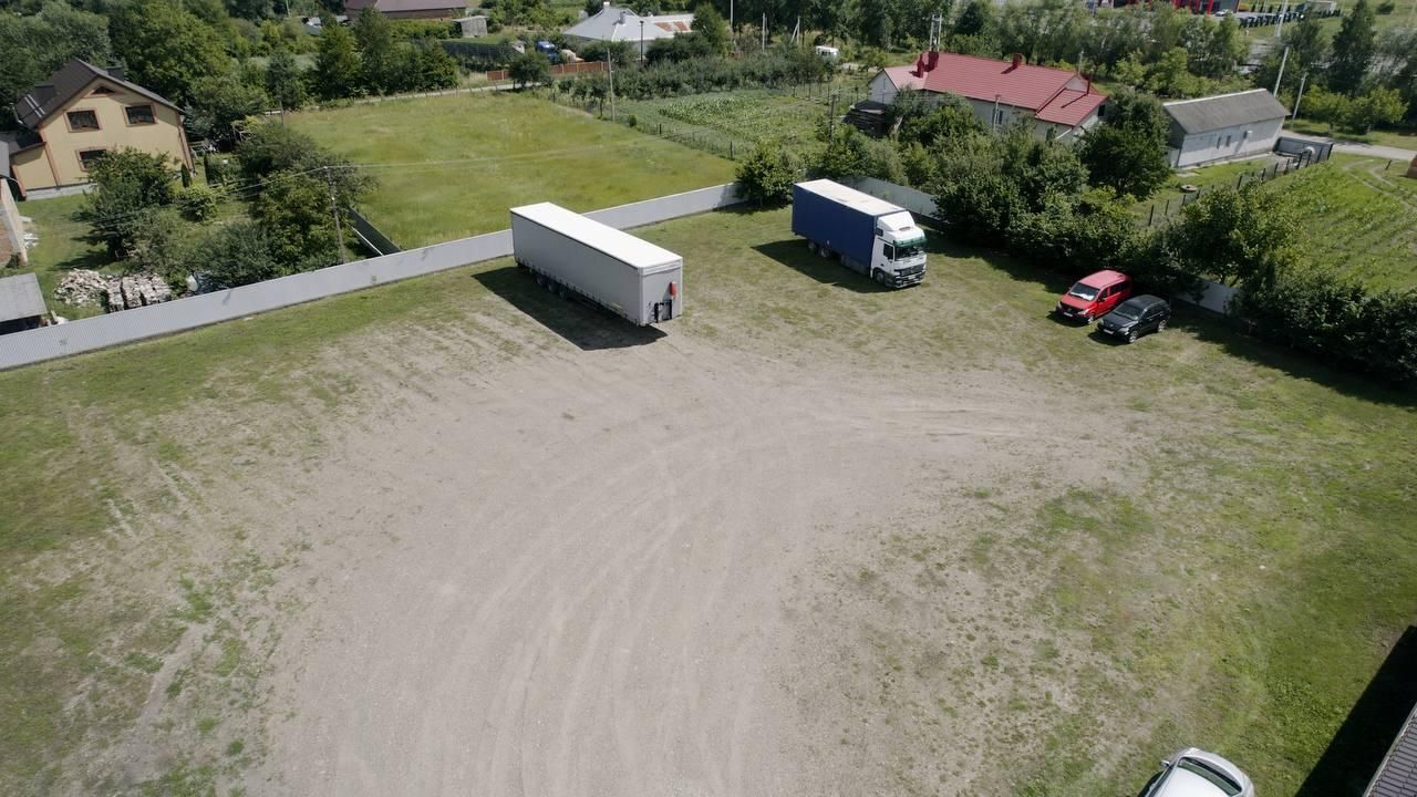 Продаж комерції 300 м² в Остриці