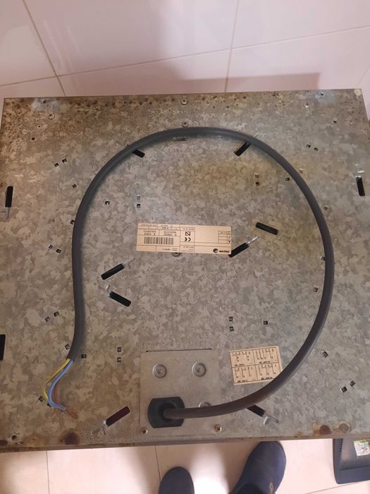 Placa vitrocerâmica Fagor a funcionar mas com defeito