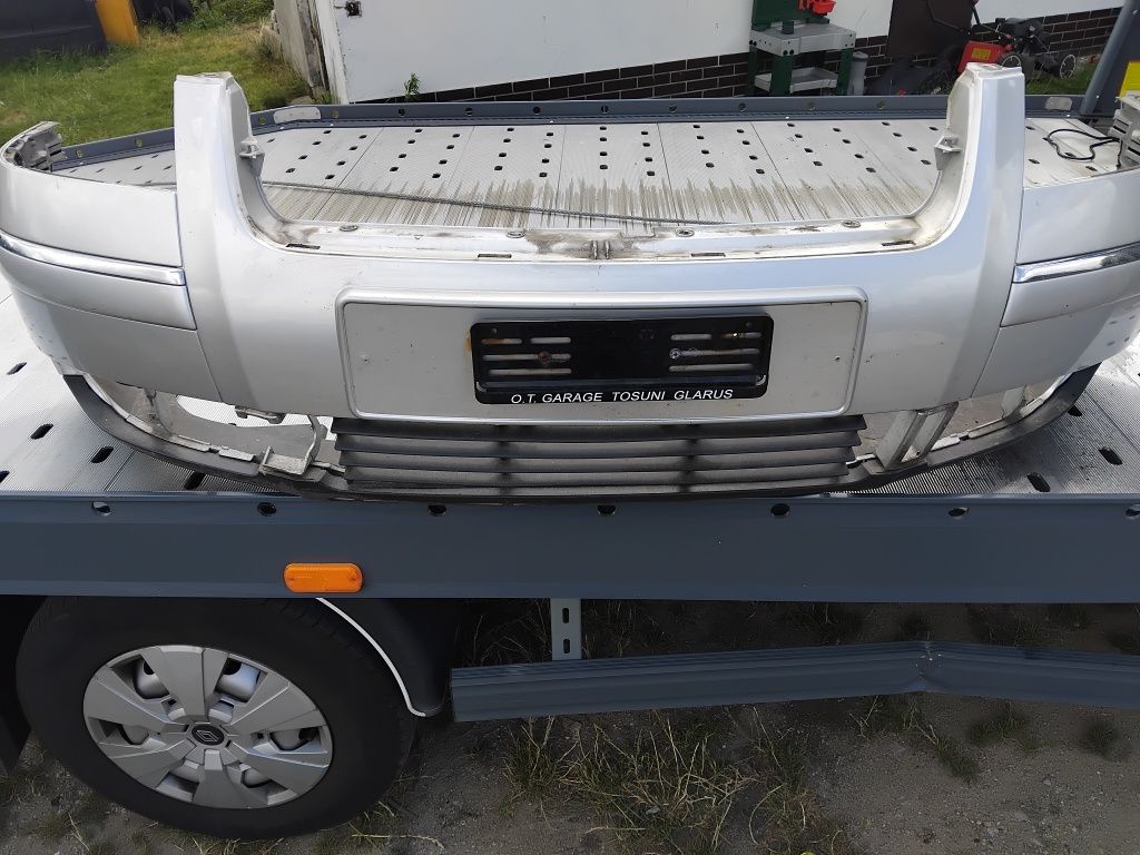 Passat b5 fl zderzak srebrny la7w